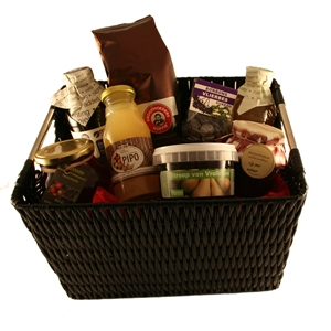 Basket Lunch with bio juice, coffee, marmelade, treacle, chocolates 