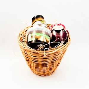 Basket with treacle, marmelade and mustard 