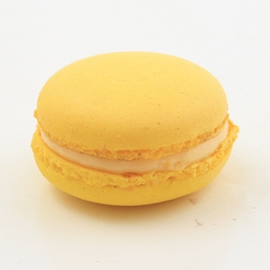 Macarons à la fruit de la passion et mangue de jean-pierre